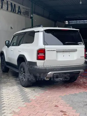 Toyota Land Cruiser Prado 2.7 2025 White