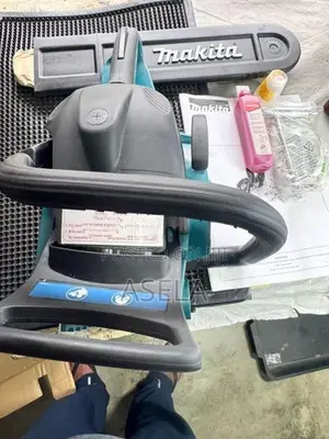 Makita Chainsaw