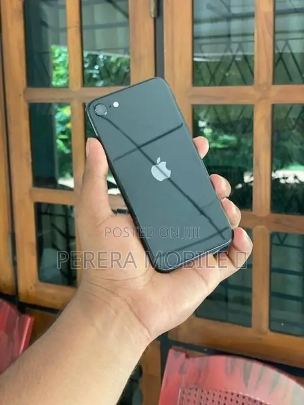 Apple iPhone SE 2 (Used)