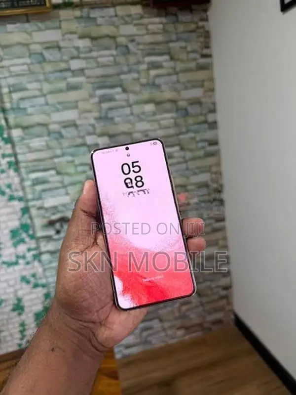 Samsung Galaxy S22 8GB 256GB 5G (Used)
