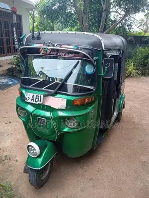 Bajaj RE 2016