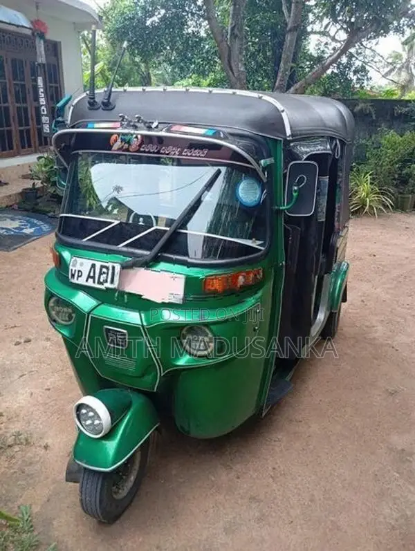 Bajaj RE 2016