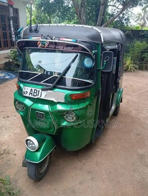 Bajaj RE 2016