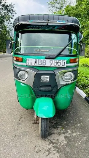 Bajaj RE 2015