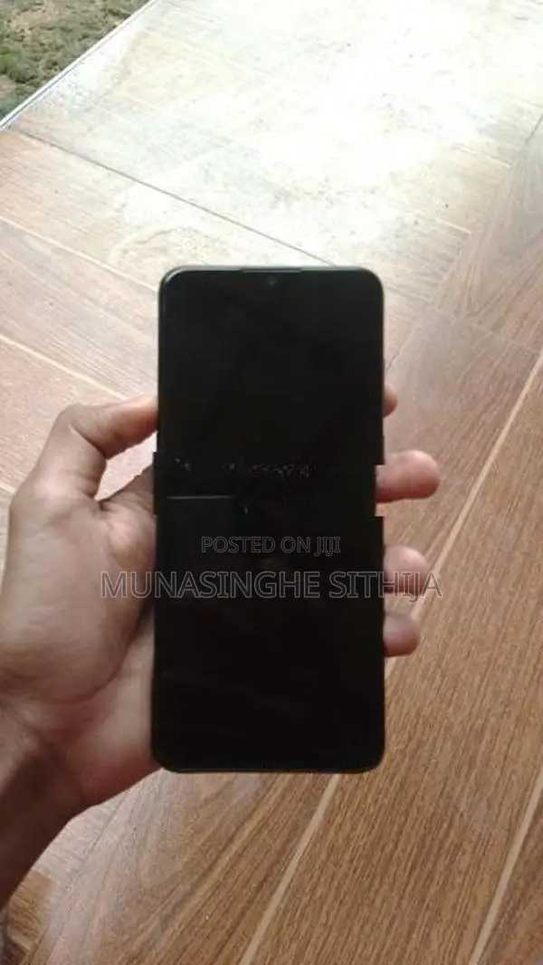 TCL 20E (Used)