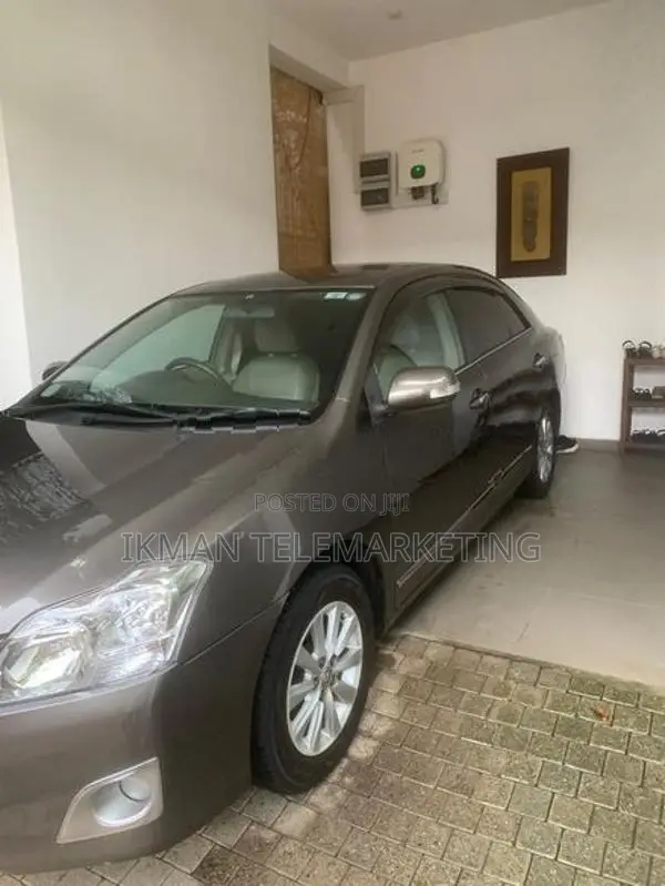 Toyota Premio 2011