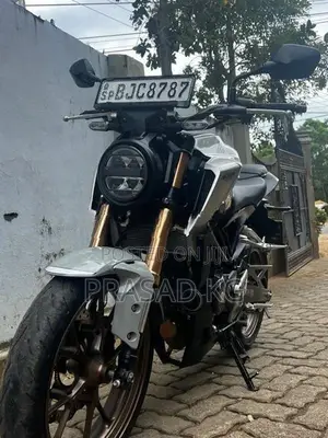 Honda CB125R 2023