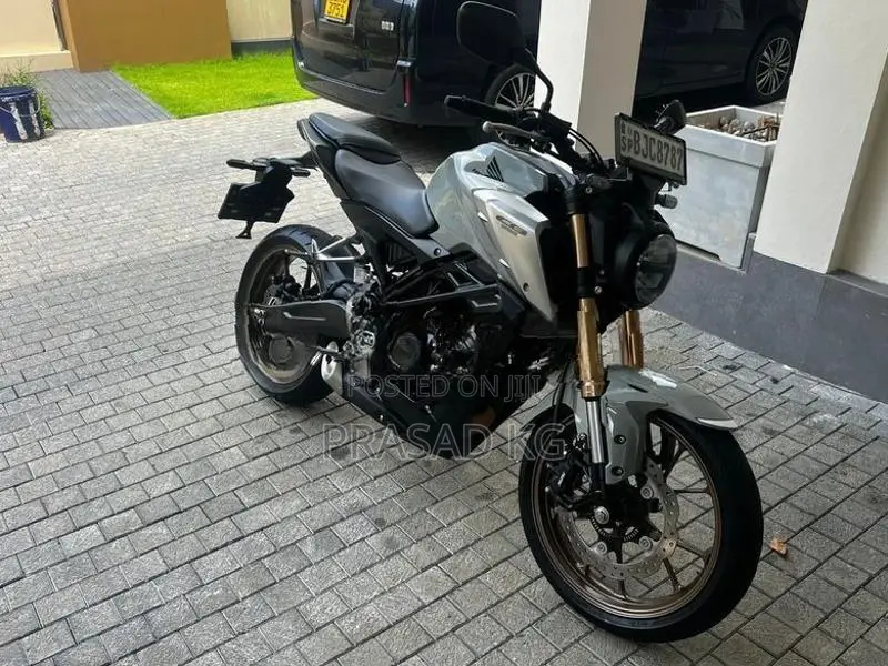 Honda CB125R 2023