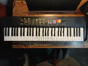 Yamaha PSR-F52 Keyboard