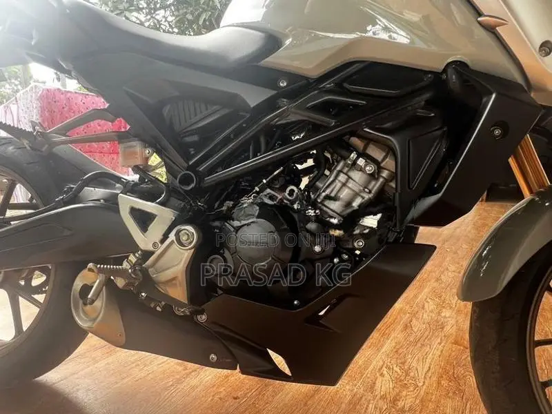 Honda CB125R 2023