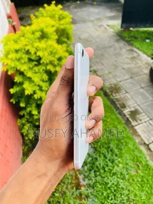 Apple iPhone SE 2 128GB (Brand New)