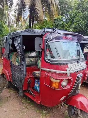 Bajaj RE 2012