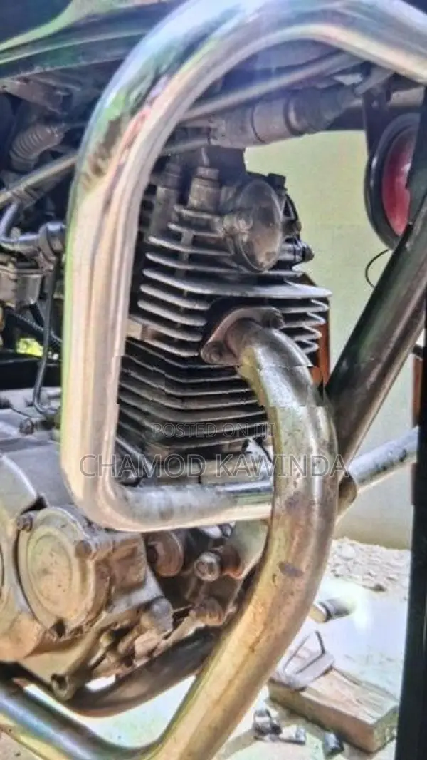 Bajaj Caliber 2005