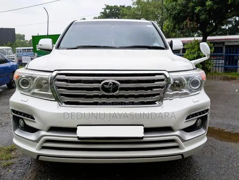 Toyota Land Cruiser Sahara 200 Diesel V8 2013