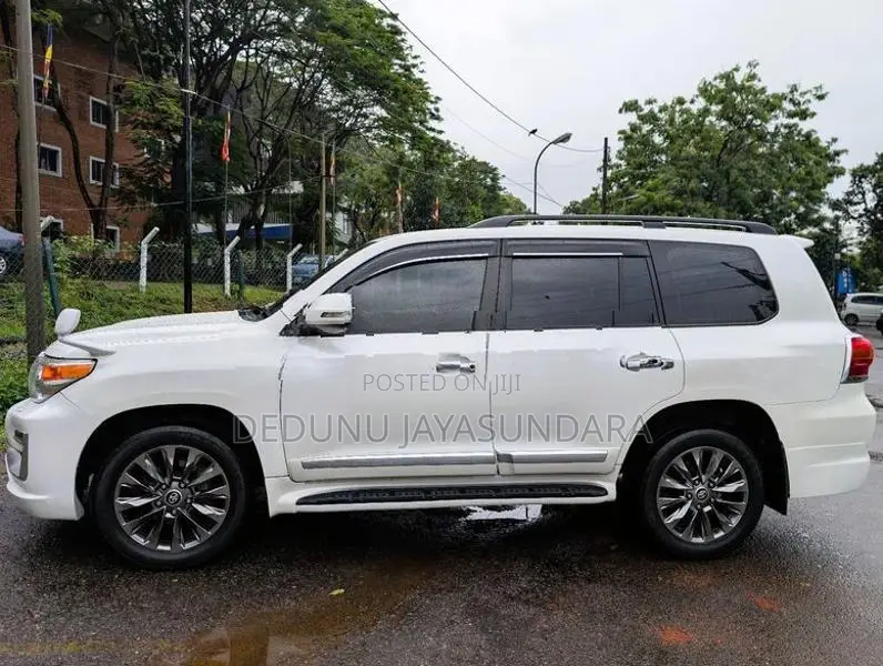 Toyota Land Cruiser Sahara 200 Diesel V8 2013