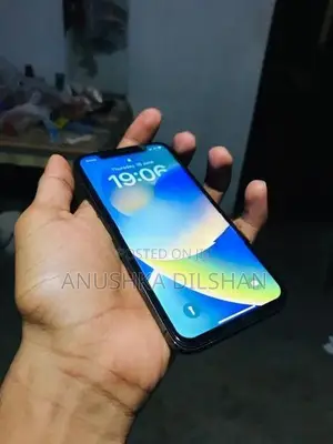 Apple iPhone X (Used)
