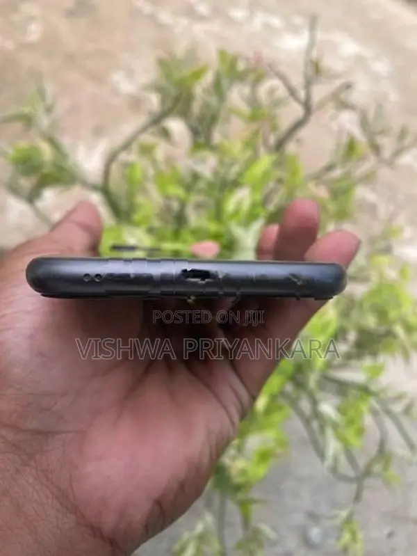 Apple iPhone 11 (Used)