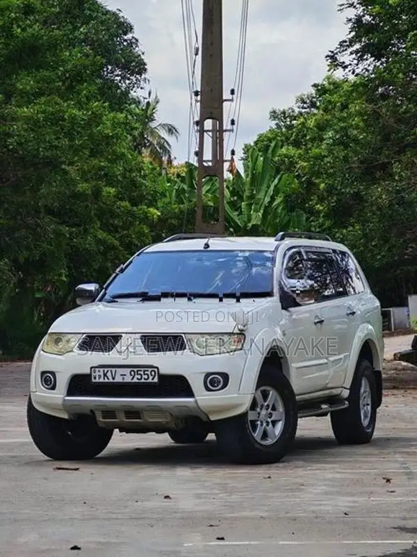 Mitsubishi Montero Sport 2011