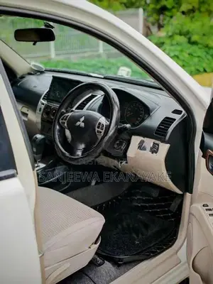 Mitsubishi Montero Sport 2011