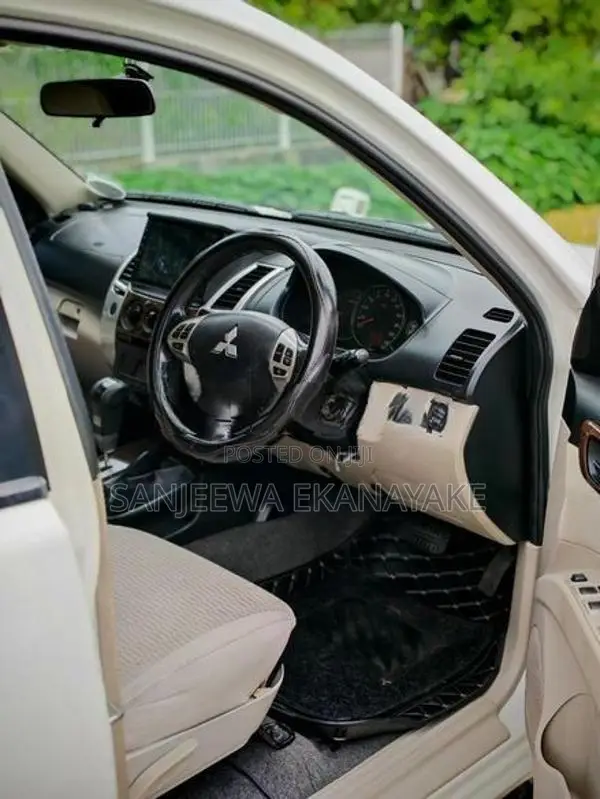Mitsubishi Montero Sport 2011