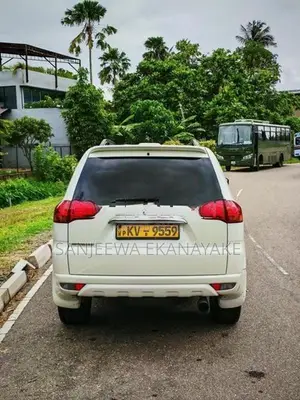 Mitsubishi Montero Sport 2011