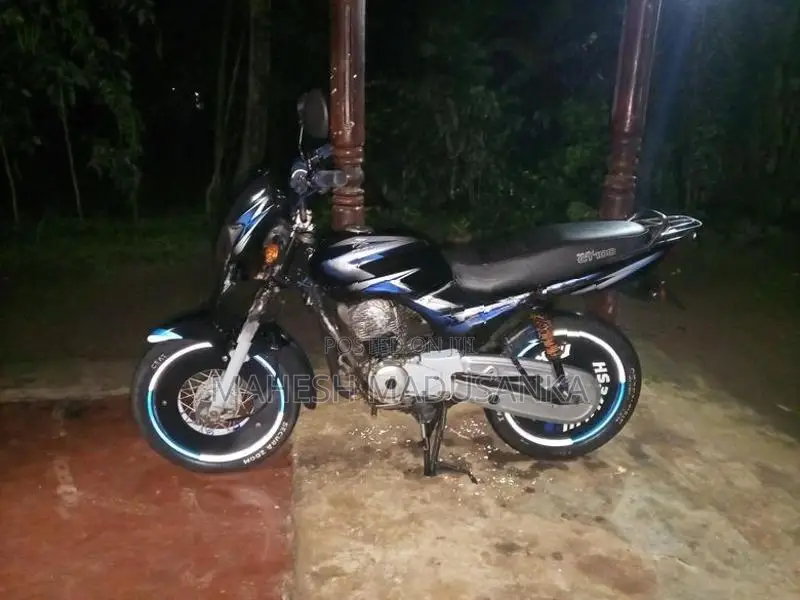 Bajaj CT100 2006