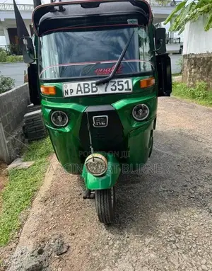 Bajaj RE 2015