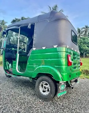 Bajaj RE 2015