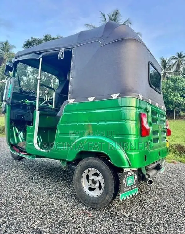 Bajaj RE 2015