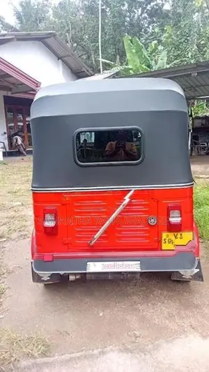 Bajaj RE 2011