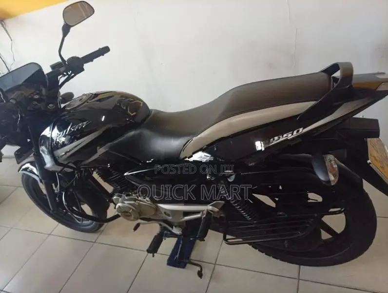 Bajaj Pulsar 150 2015