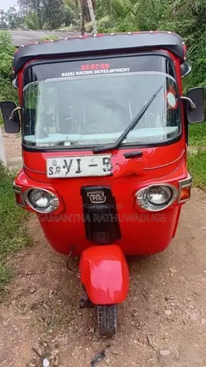 Bajaj RE 2011