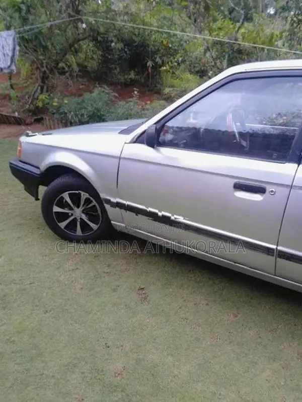 Mazda Familia Wagen 1986