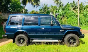 Mitsubishi Pajero MK01 1990