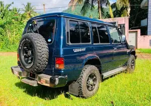 Mitsubishi Pajero MK01 1990