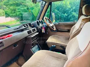 Mitsubishi Pajero MK01 1990