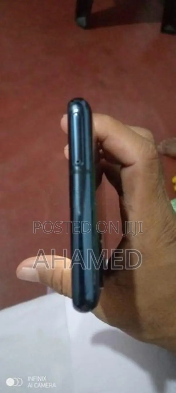 Samsung Galaxy S20FE (Used)