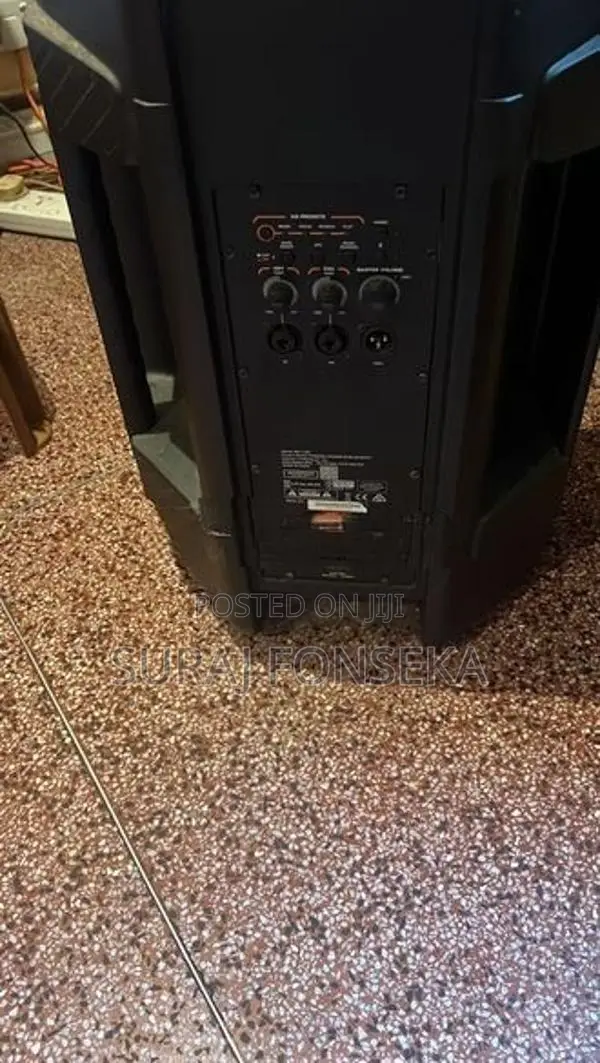 JBL IRX 112 Powered Bluetooth Speaker