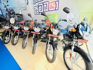 Bajaj CT100 ES 2026