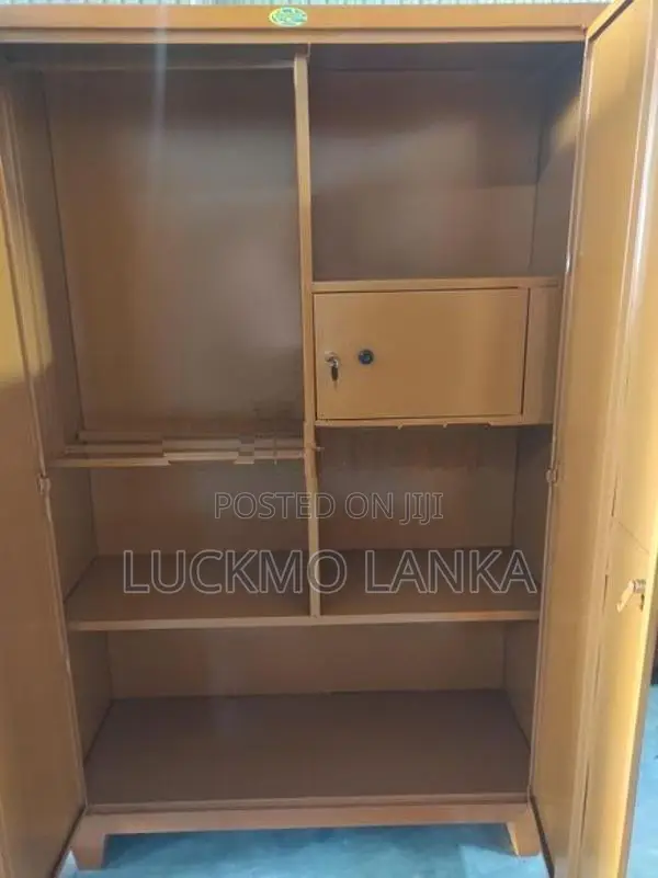 New 6x4 Size Steel Cupboard With Mirror (Xxx8)