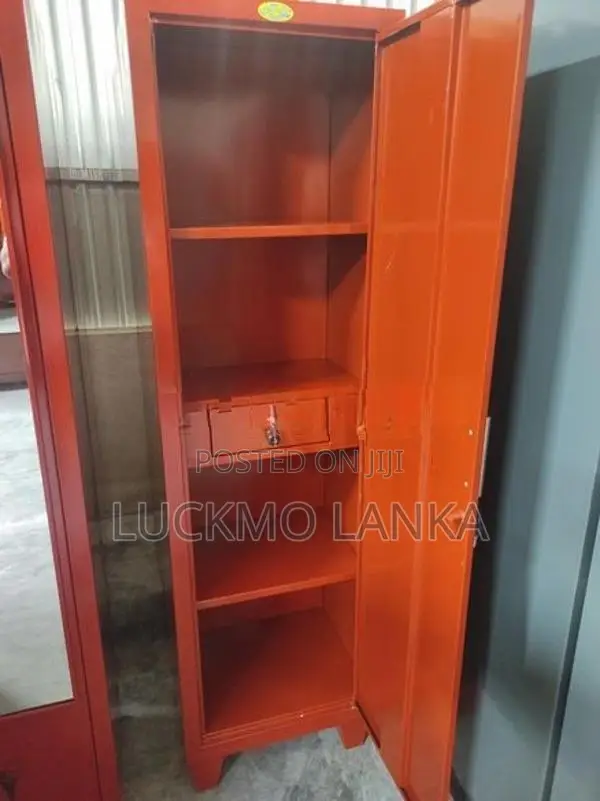 New 6x1.5 Size One Door Steel Cupboard (Xxx11)