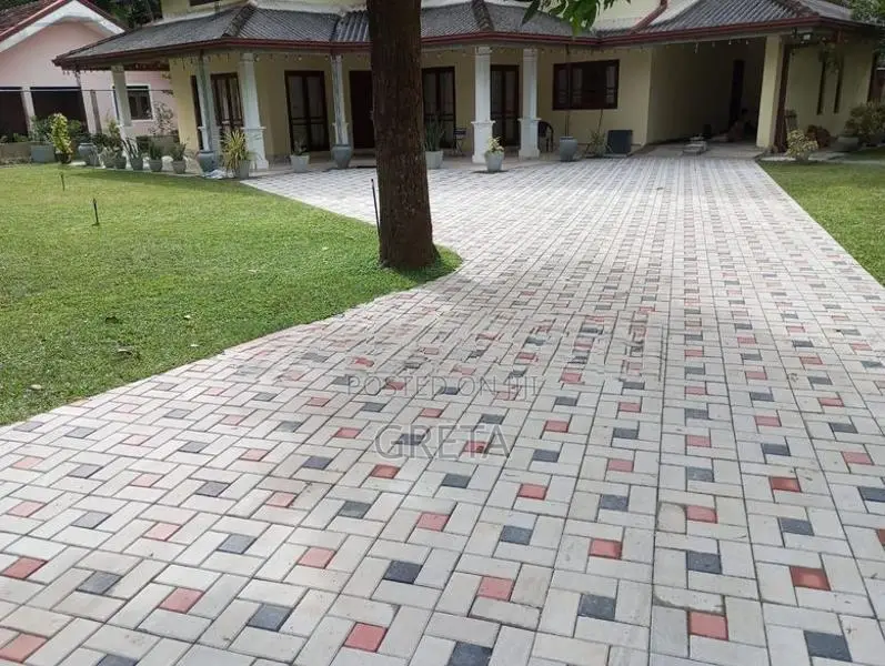 Malaysian Grass with Interlock