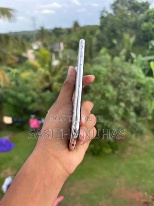 Apple iPhone X (Used)