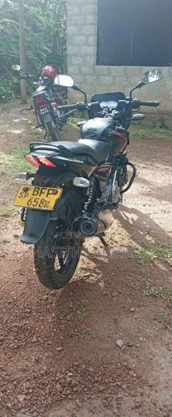 Bajaj Pulsar 150 2017