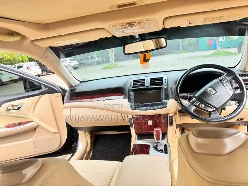 Toyota Crown 2008