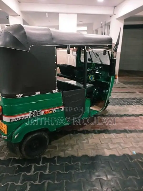 Bajaj RE H 2006