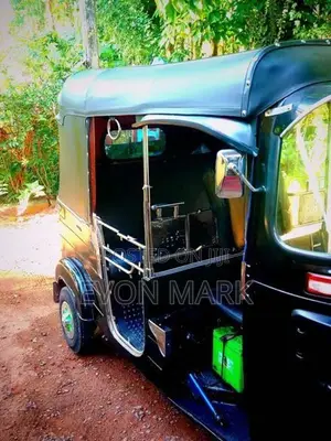 Bajaj RE 2014