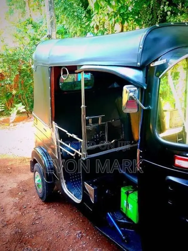 Bajaj RE 2014