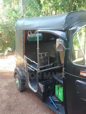 Bajaj RE 2014