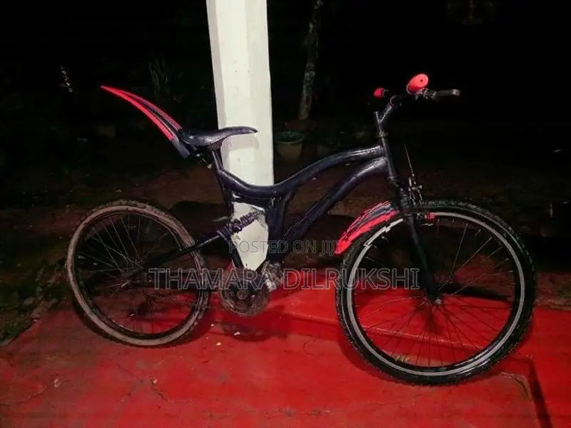 සස්පෙන්ෂන් බයිසිකලය - කළු රතු මාතර